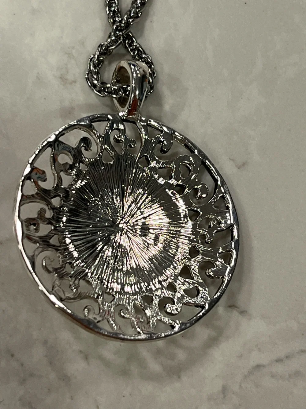 Silver tone faux pearl pendant necklace